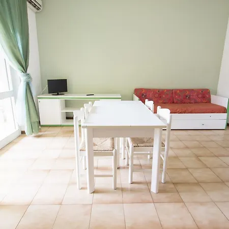 Pierre & Vacances Residence Italia Luni